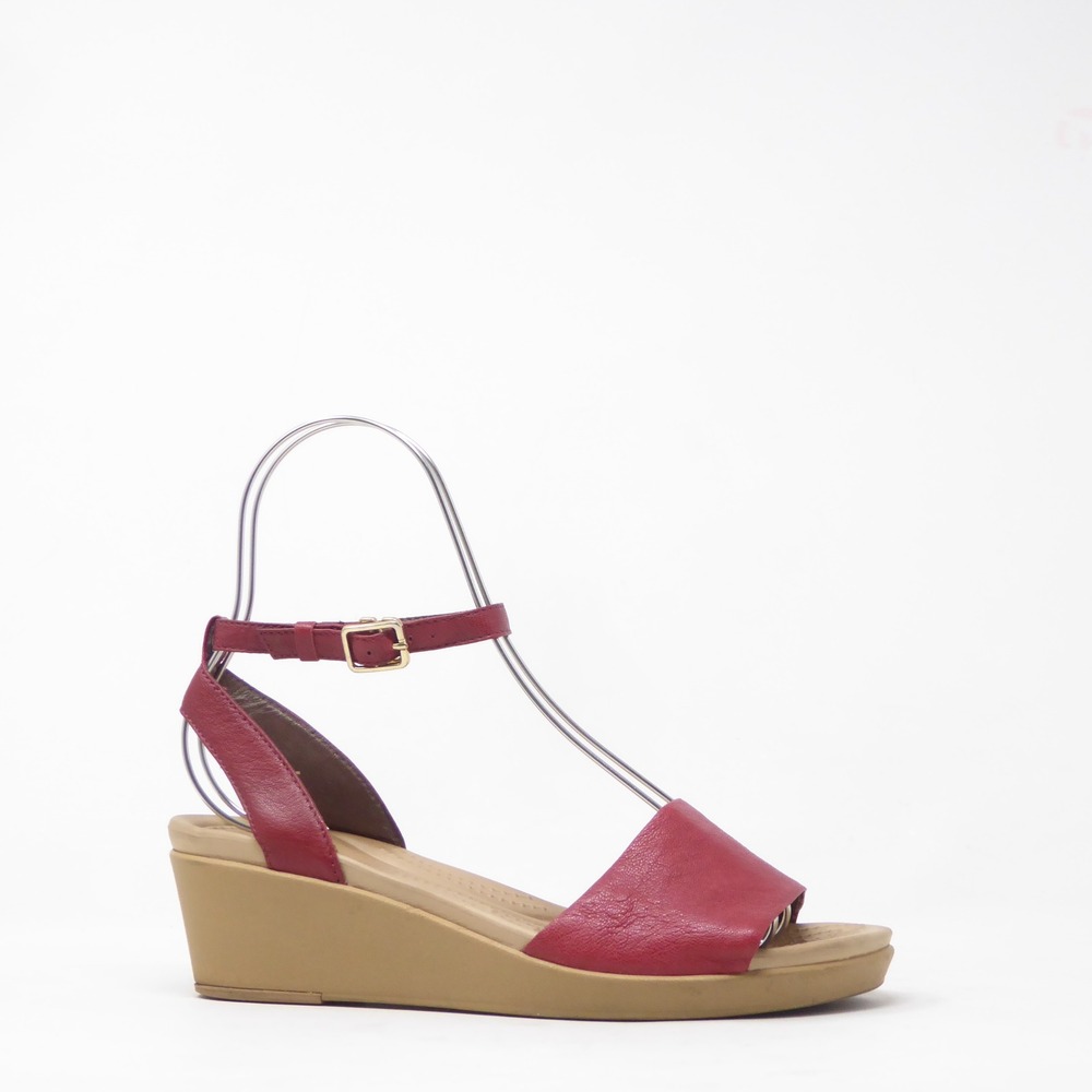 Crocs Womens Leigh-Ann Ankle Strap Leather Wedge Sandals Red Size 8